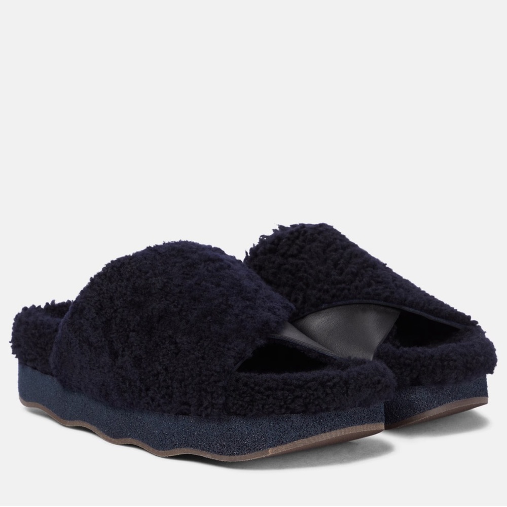 Chloe shearling wavy slides